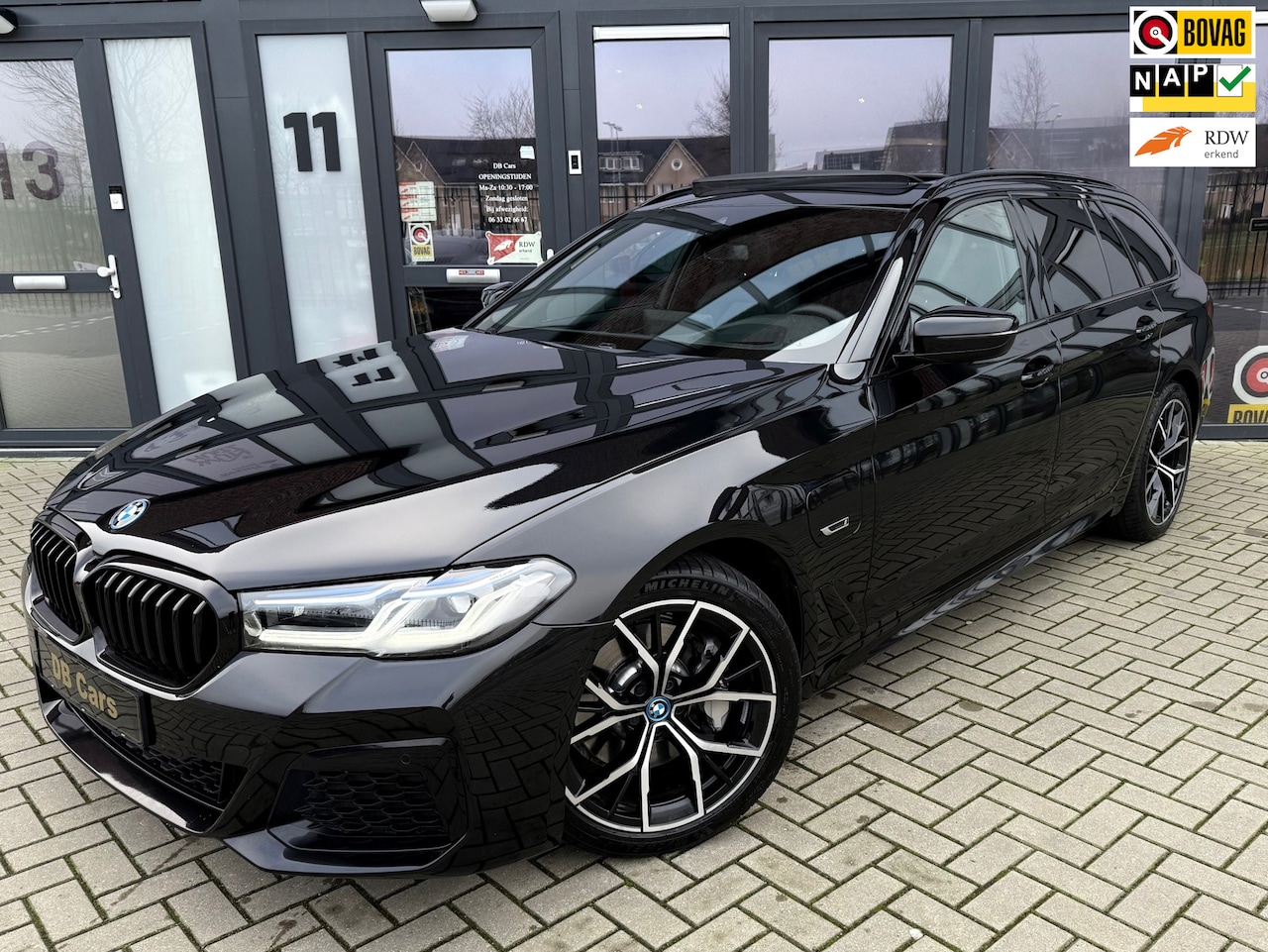 BMW 5-serie Touring - 530e M-sport,Pano,Memory,Laser led,Leer,Trekhaak,Camera.Incl.BTW - AutoWereld.nl