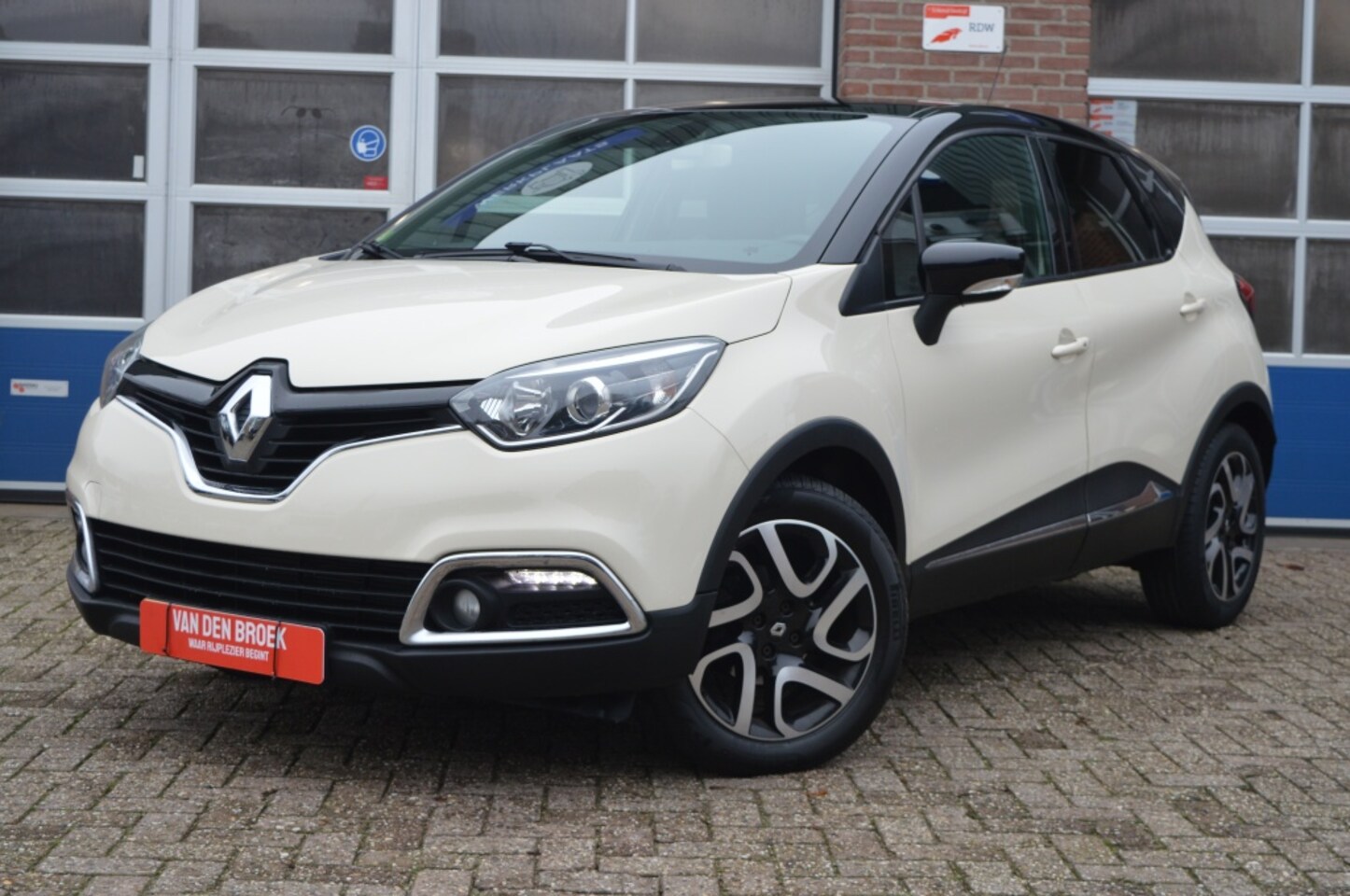 Renault Captur - 0.9 TCe Dynamique | NAVI - PDC - AutoWereld.nl