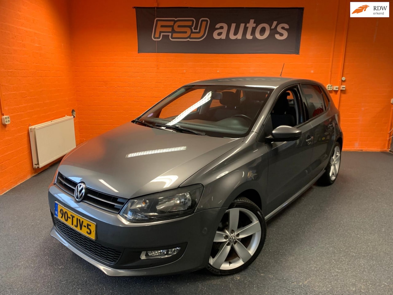 Volkswagen Polo - 1.4 16V / DSG-AUTOMAAT / 5 DEURS / HIGHLINE!! - AutoWereld.nl