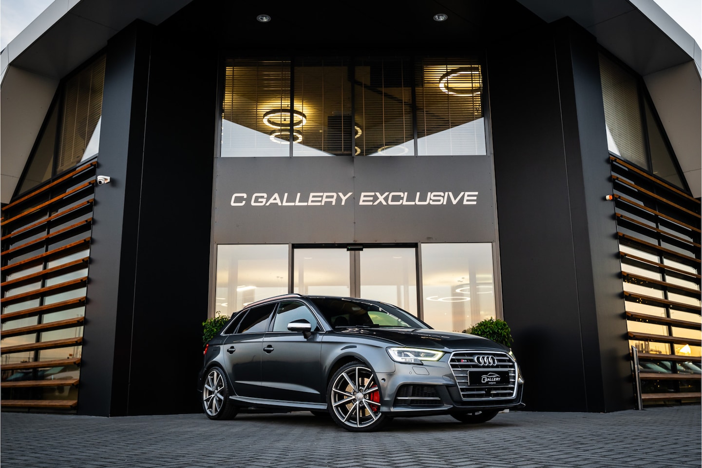 Audi S3 - Sportback 2.0 TFSI Quattro - Panorama | RS Seats | Virtual | ACC | Keyless - AutoWereld.nl