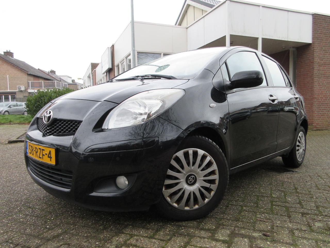 Toyota Yaris - 1.3 VVTi Aspiration 1.3 Benzine - 2011- 194dkm NAP - Airco - 5drs - - AutoWereld.nl