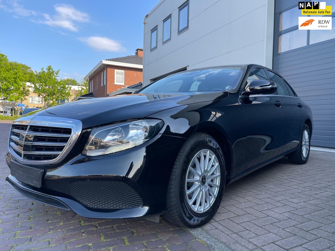 Mercedes-Benz E-klasse - 200d/Automaat/Navi/Leder/Led/Goed-onderhouden - AutoWereld.nl