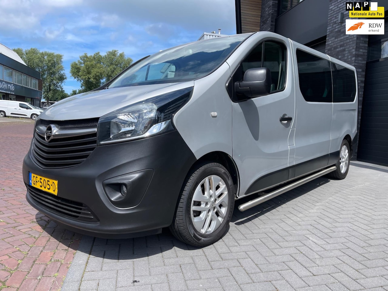 Opel Vivaro Combi - 1.6 CDTI L2H1 BiTurbo eco/Marge/9persoons/Navi/Cruise-c/Airco/Camera - AutoWereld.nl