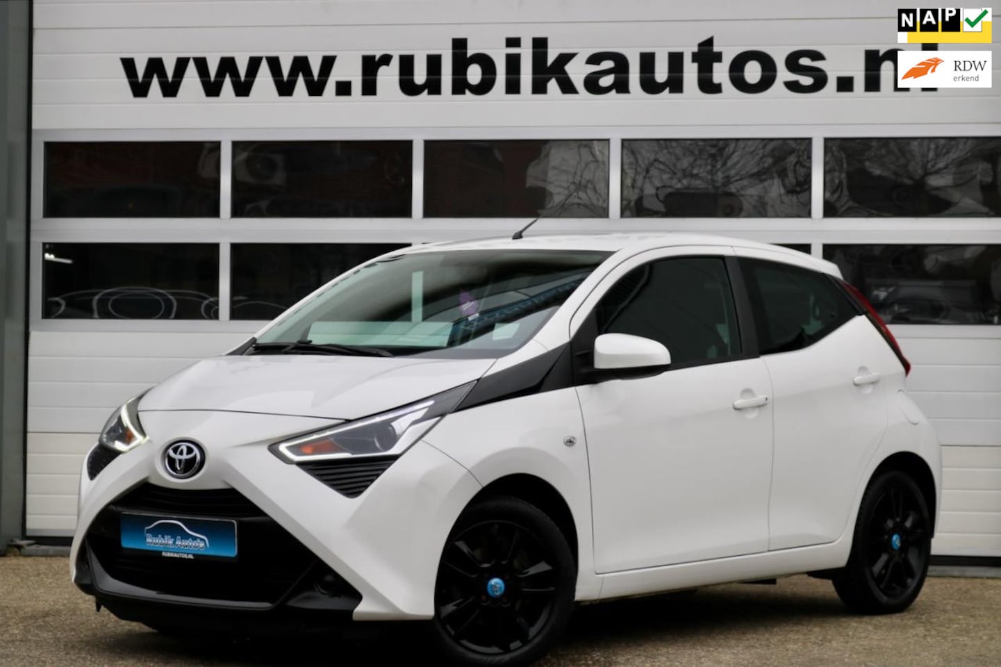 Toyota Aygo - 1.0 VVT-i x-play|CarPlay|Camera|72.008 km's! - AutoWereld.nl