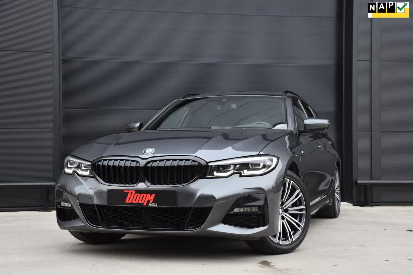 BMW 3-serie Touring - 320e M-Sport Shadow TREKHAAK/CARPLAY/CAMERA/NAVI/LED/18INCH - AutoWereld.nl