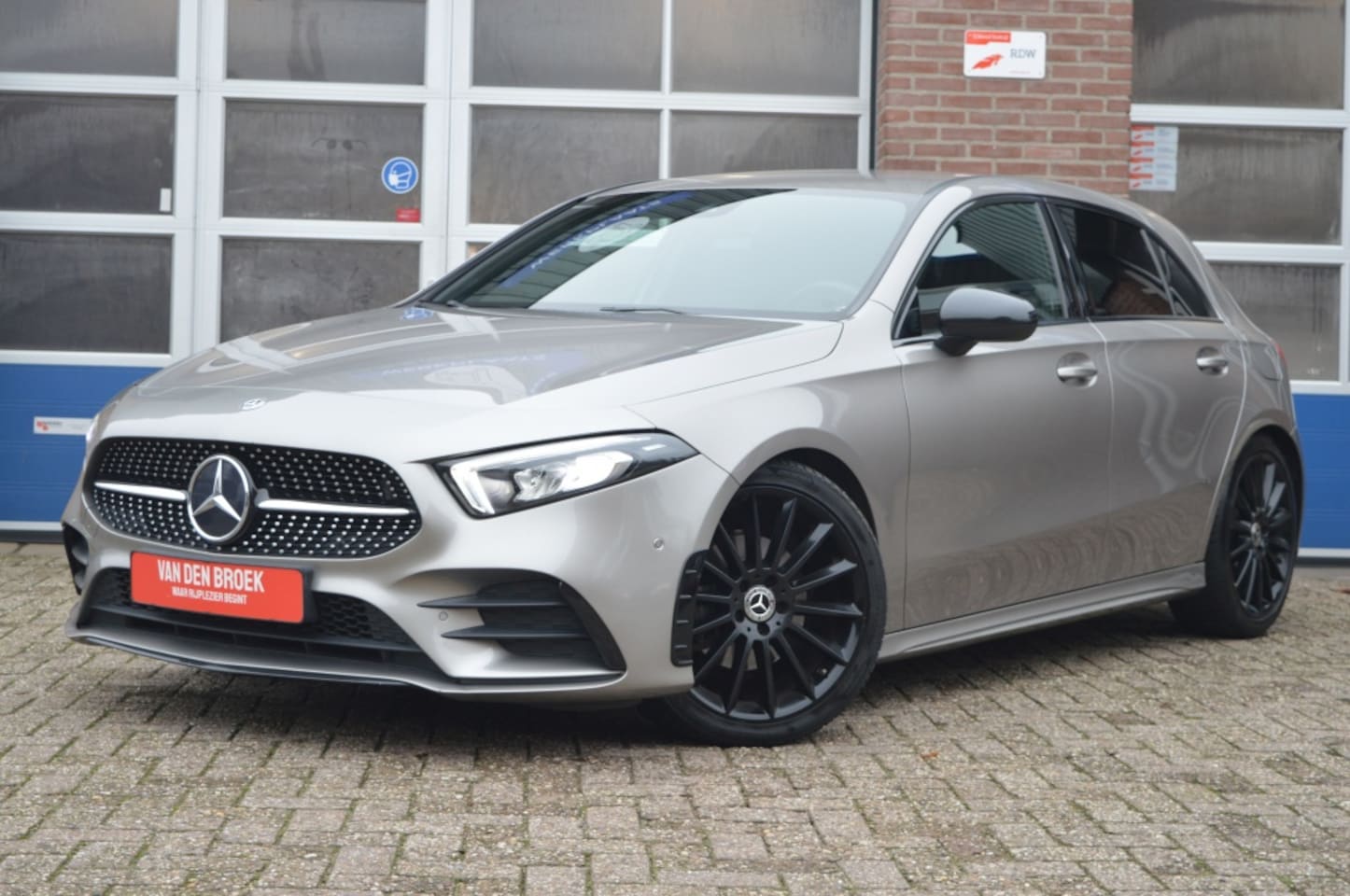 Mercedes-Benz A-klasse - 180 AMG | NAVI - AUT - LED - AutoWereld.nl