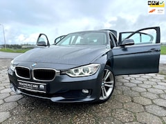 BMW 3-serie - 320i HIGH EXECUTIVE 5D NAP AUTOMAAT XENON NAVI VELGEN