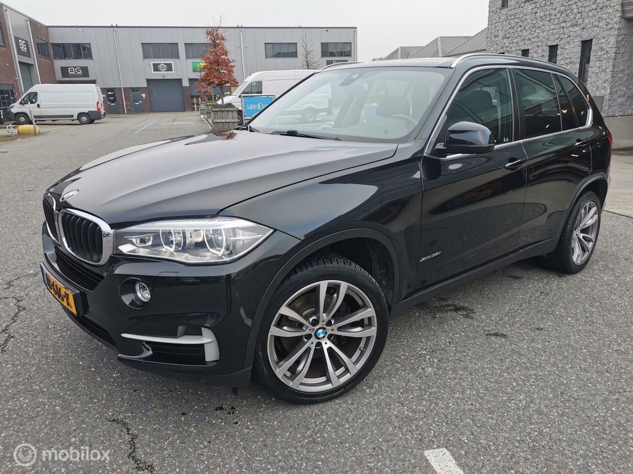 BMW X5 - xDrive35i High Executive Panoramadak Sfeerverlichting - AutoWereld.nl