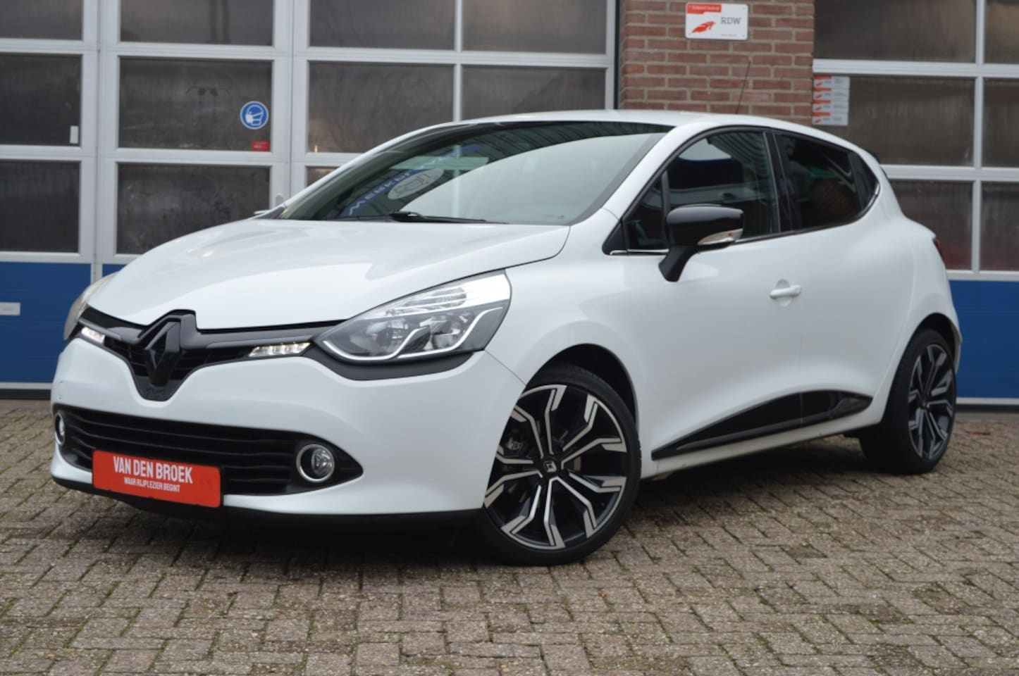 Renault Clio - 0.9 TCe Night&Day | NAVI - PDC - AutoWereld.nl