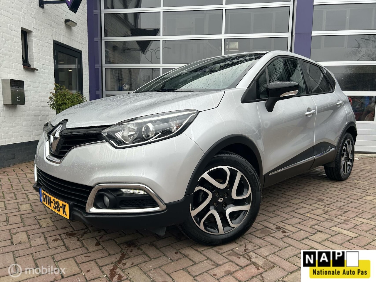 Renault Captur - 0.9 TCe Dynamique * NAVIGATIE * PDC * AIRCO * - AutoWereld.nl