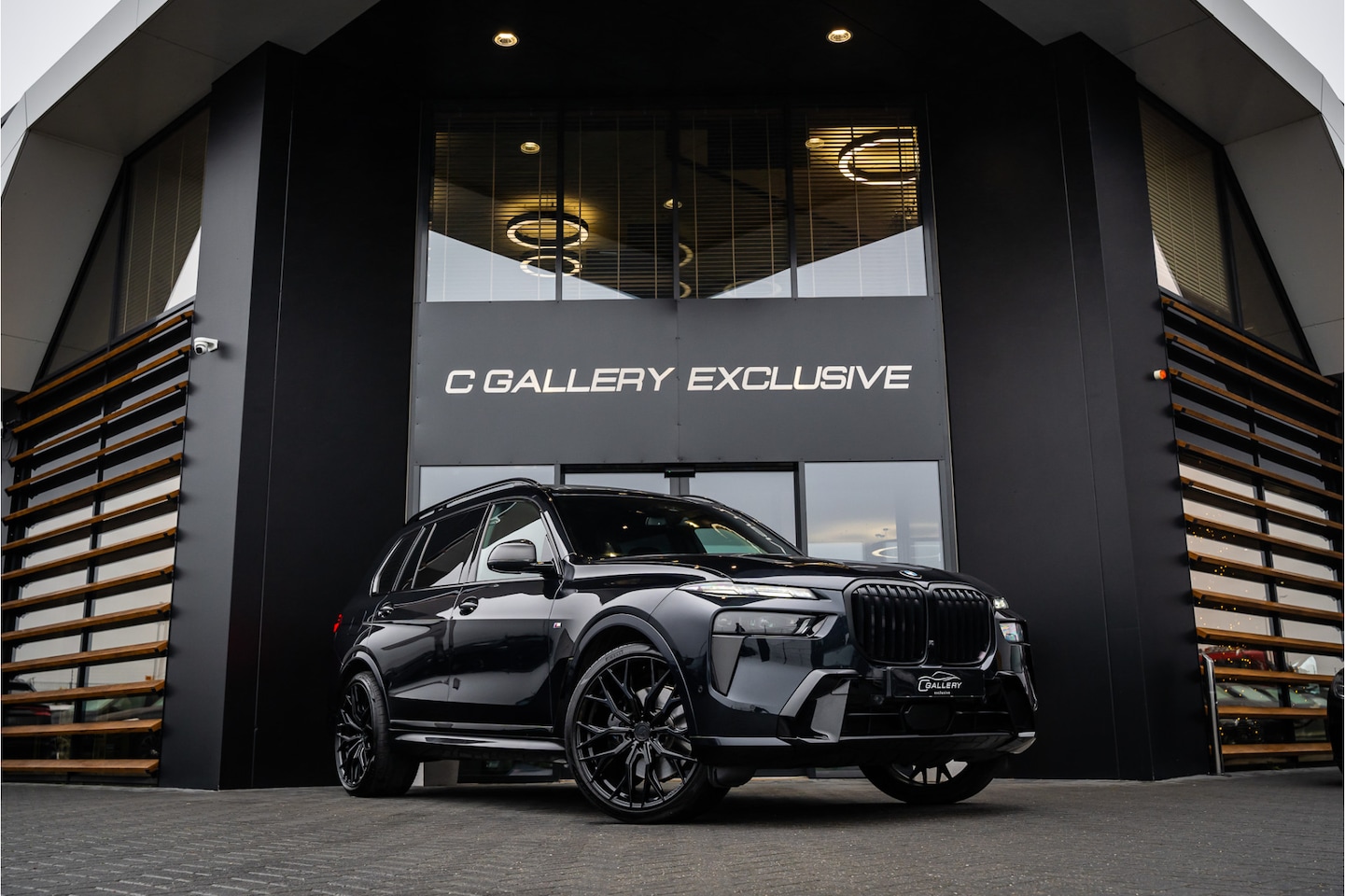 BMW X7 - xDrive40i M-Sport 7p | Invidual | Panorama | Facelift | B&W | Trekhaak - AutoWereld.nl