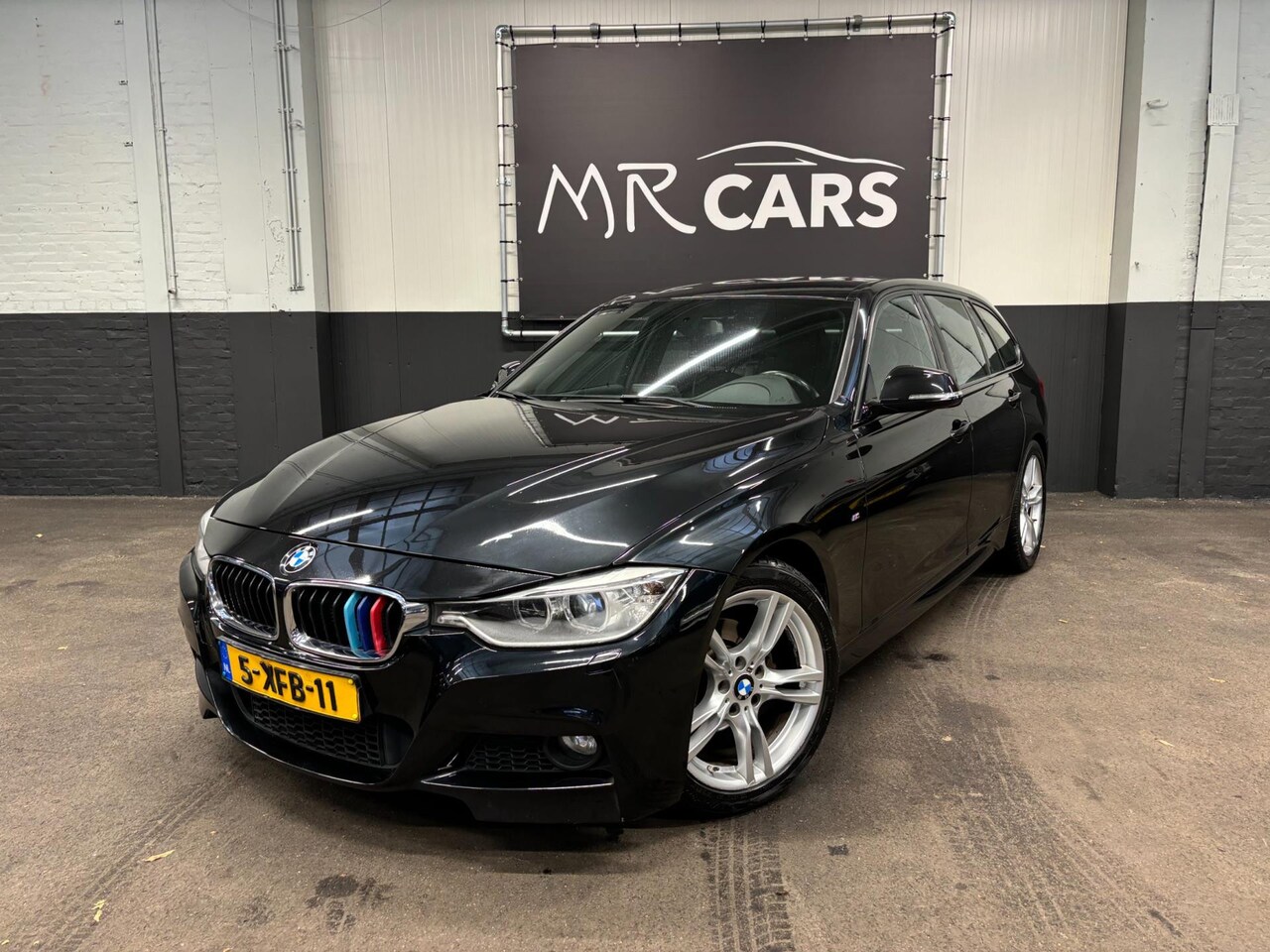 BMW 3-serie Touring - 320i Executive M-Sport Navi/Airco/Cruise Control - AutoWereld.nl