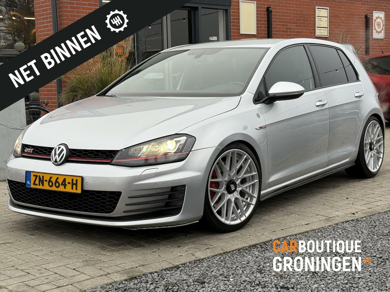 Volkswagen Golf - 2.0 TSI GTI Performance 291PK | LED | 19'' RF | RVS UITLAAT | STAGE 2 - AutoWereld.nl