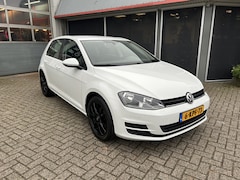 Volkswagen Golf - 1.2 TSI Trendline