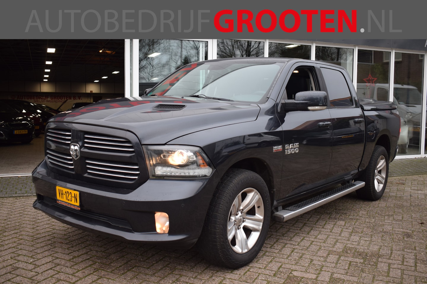 Dodge Ram 1500 - 5.7 V8 4x4 Crew Cab 5'7 Sport 5.7 V8 4x4 Crew Cab 5'7 Sport - AutoWereld.nl