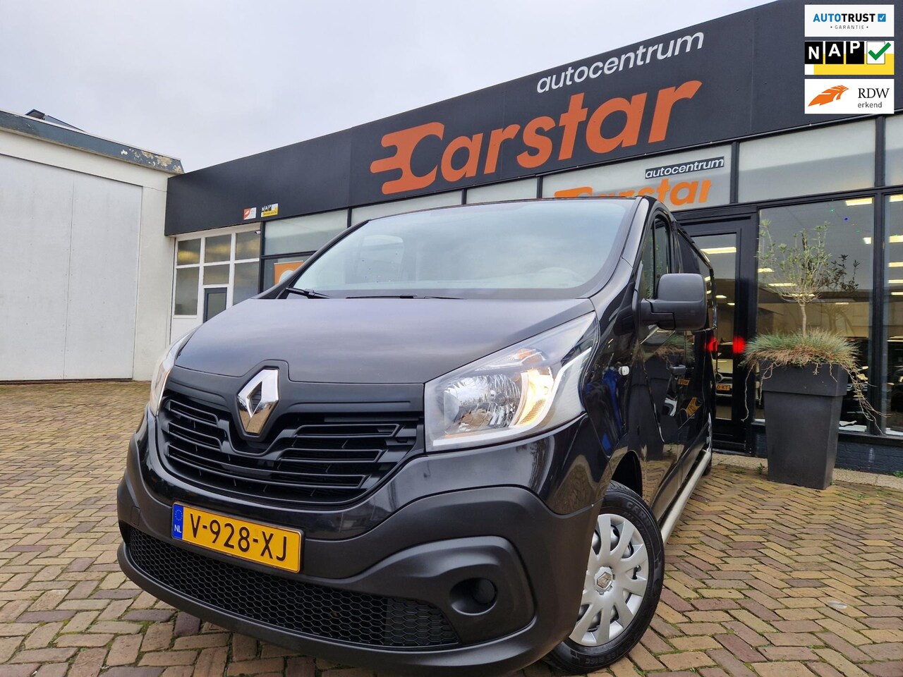 Renault Trafic - 1.6 dCi T29 L2H1 Comfort|Trekhaak|Navi|Cruise|Bleuth - AutoWereld.nl