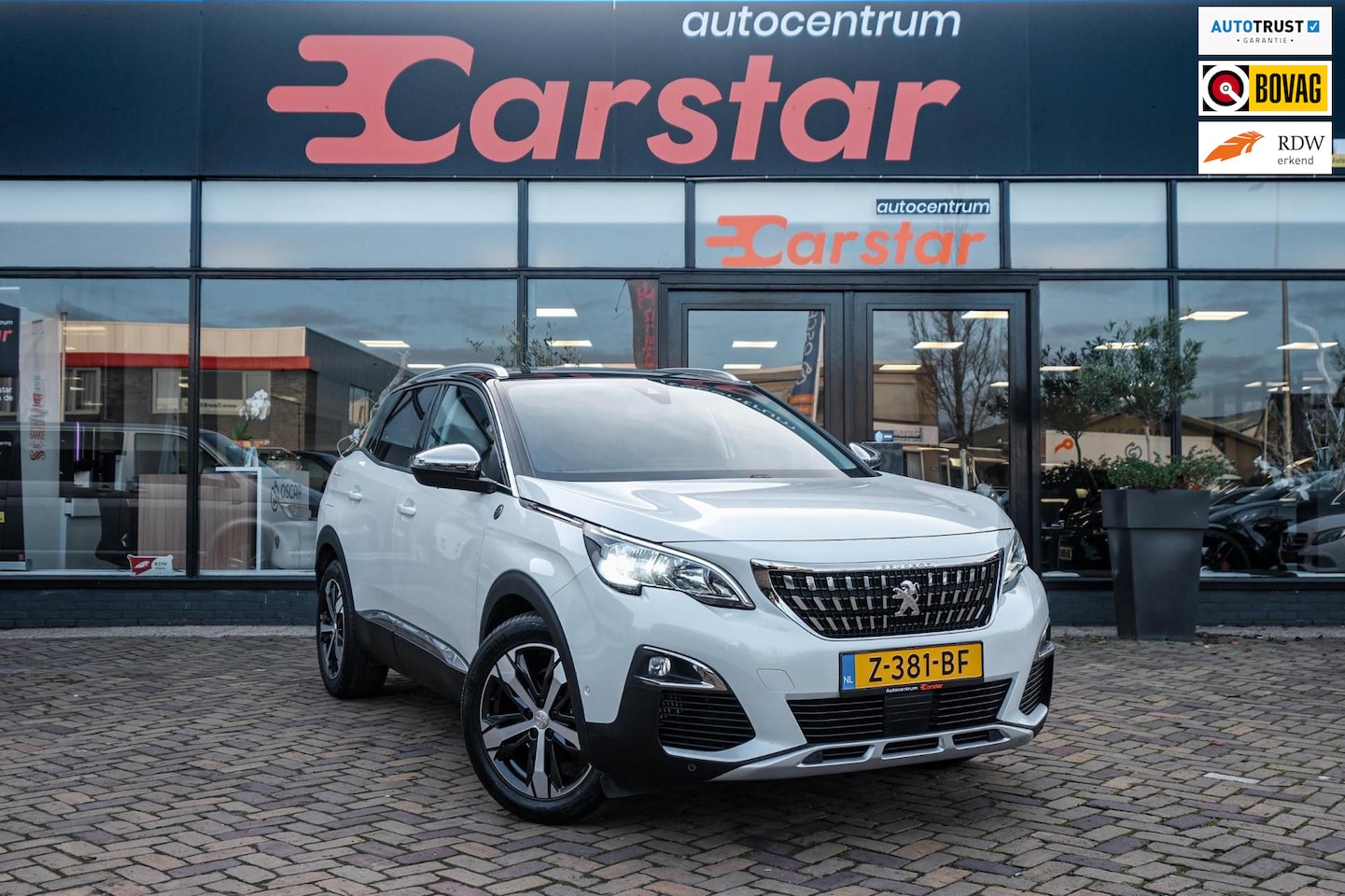 Peugeot 3008 - 1.2 PureTech Allure|Pano|Camera|Leder|Car-Play - AutoWereld.nl