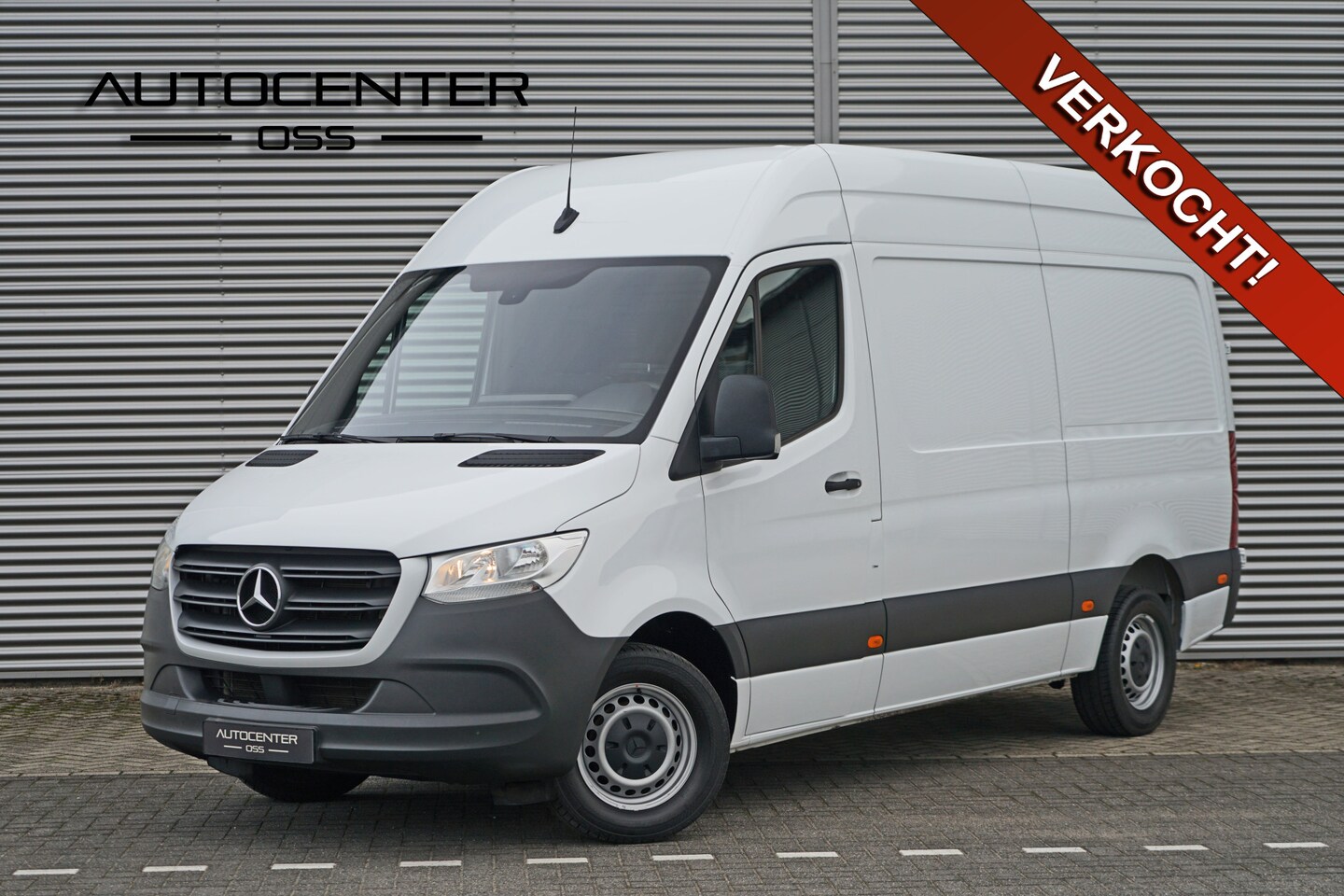 Mercedes-Benz Sprinter - 317 1.9 CDI L2H2 RWD 170 PK Automaat ✅ CAMERA ✅ CRUISE ✅ APP ✅ MBUX ✅ DAB ✅ STOELVERWARMIN - AutoWereld.nl