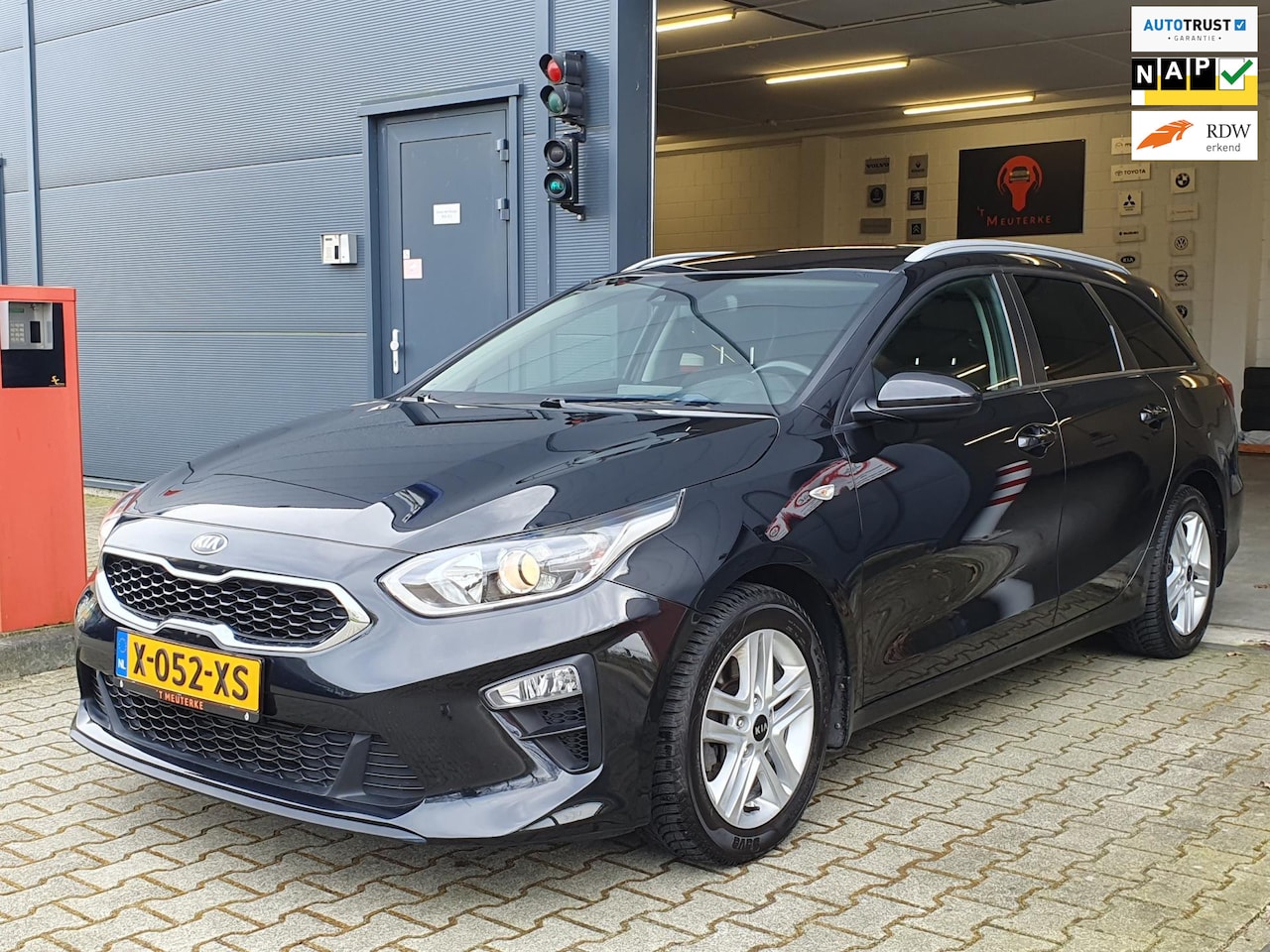 Kia Cee'd Sportswagon - Ceed 1.5 T-GDi DynamicLine / AUTOMAAT 160PK MET FLIPPERS / EERSTE EIGENAAR / GARANTIE TOT - AutoWereld.nl