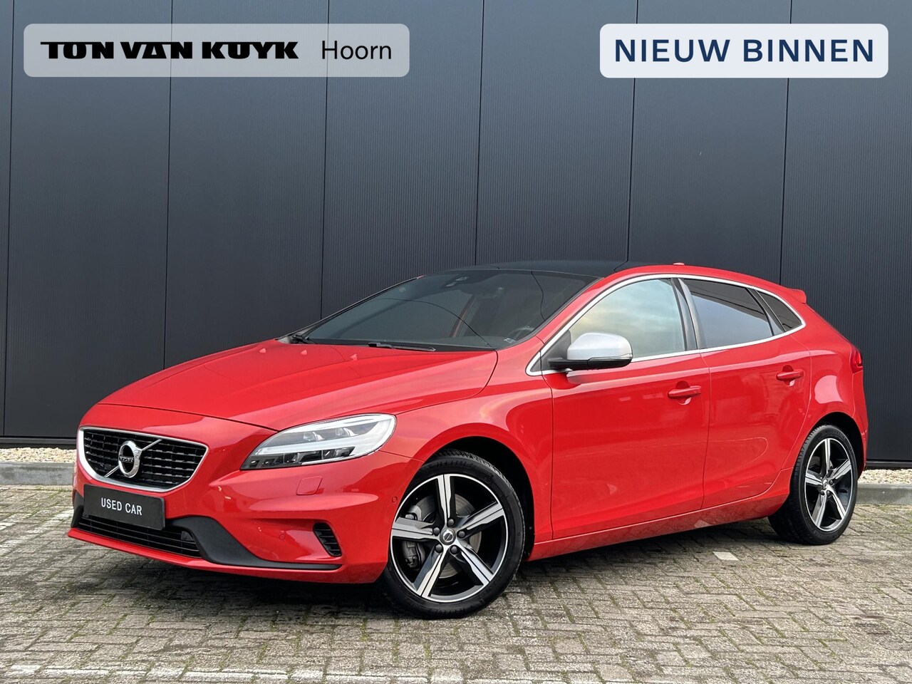 Volvo V40 - 1.5 T3 Polar+ Sport / Pan dak / Harman Kardon / Camera / Trekhaak / - AutoWereld.nl