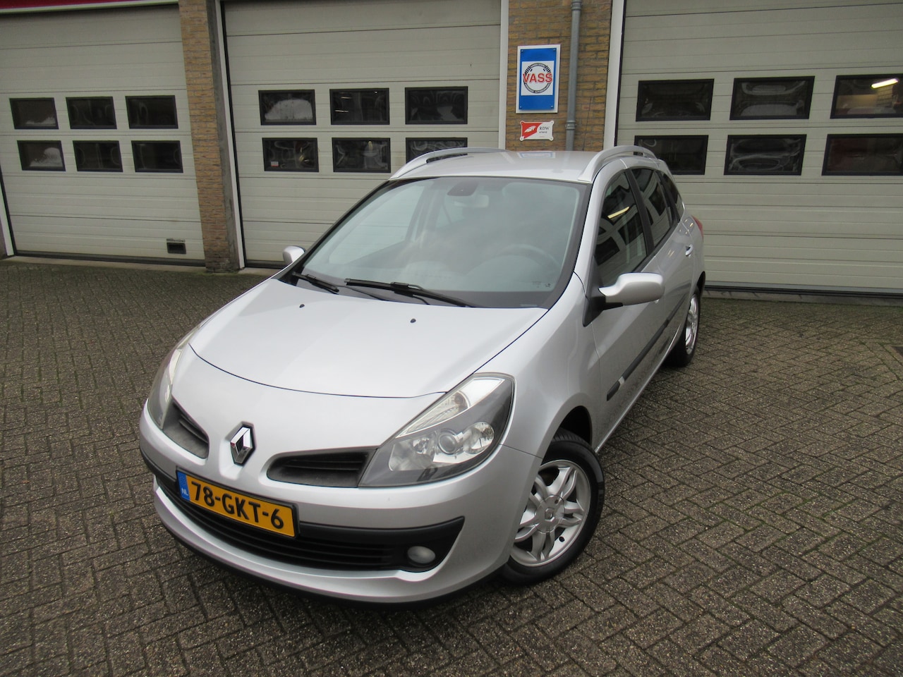 Renault Clio Estate - 1.6-16V Dynamique 1.6-16V Dynamique - AutoWereld.nl