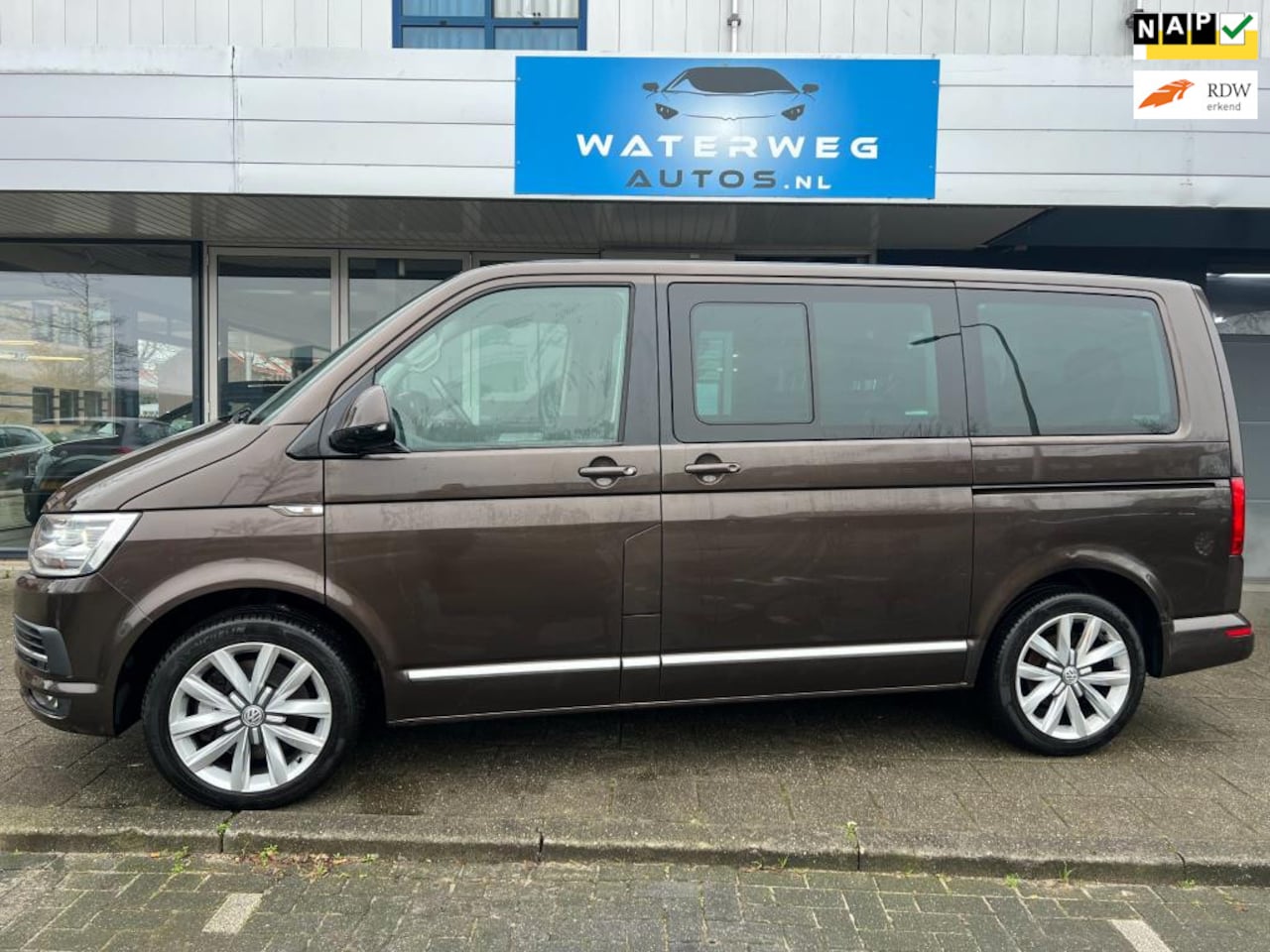 Volkswagen Multivan - AUTOMAAT/CAMERA/NAVIGATIE - AutoWereld.nl