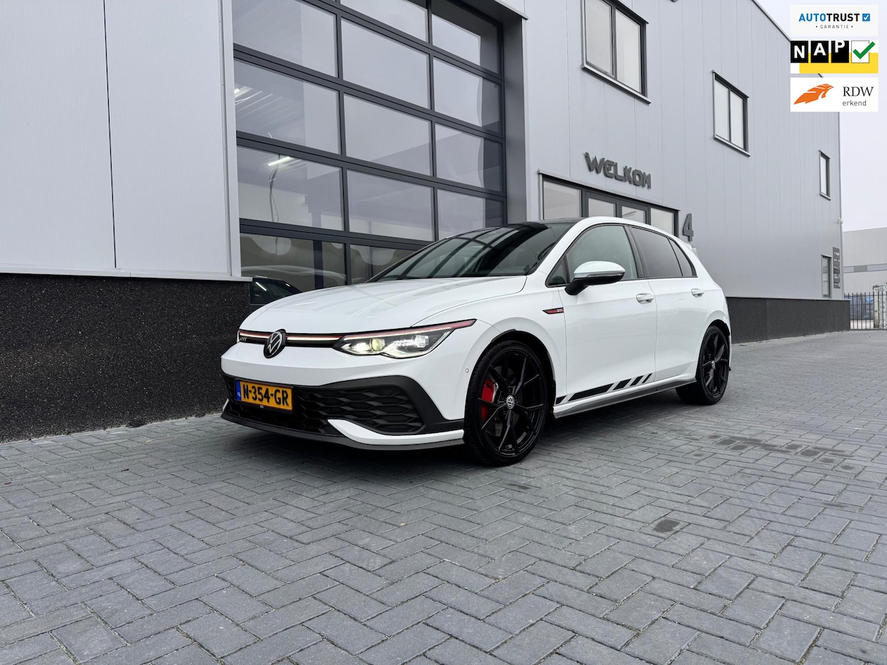 Volkswagen Golf - 2.0 TSI GTI Clubsport Panoramadak / Headup / Leder - AutoWereld.nl