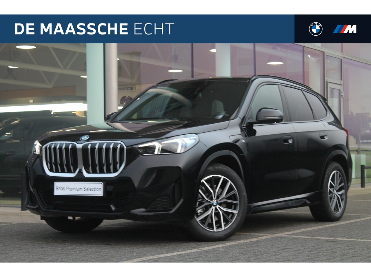 BMW X1 - xDrive25e High Executive M Sport Automaat / Panoramadak / Trekhaak / M Adaptief onderstel - AutoWereld.nl