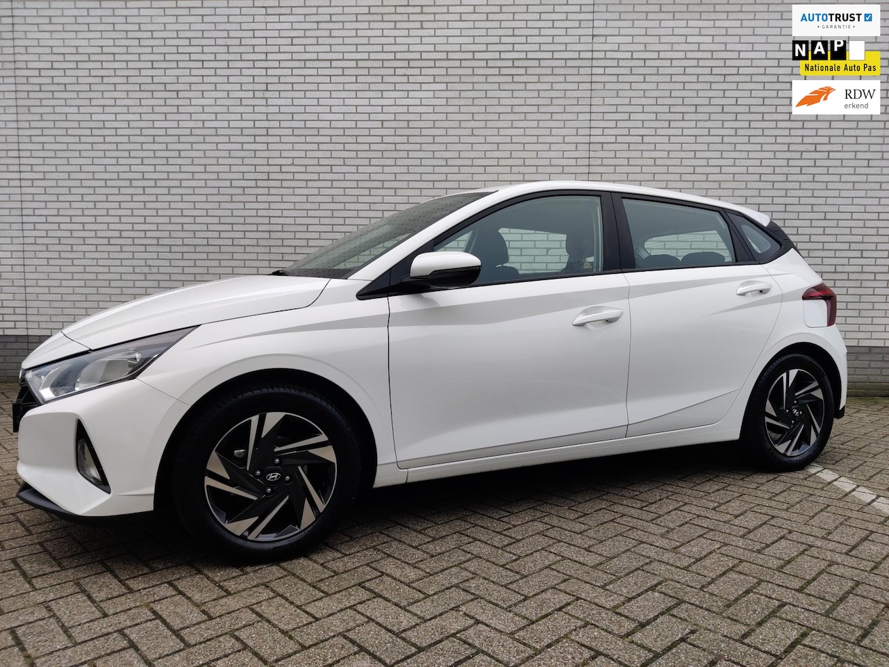 Hyundai i20 - 1.2 MPI Comfort / LM Velgen / PDC / Trekhaak! - AutoWereld.nl