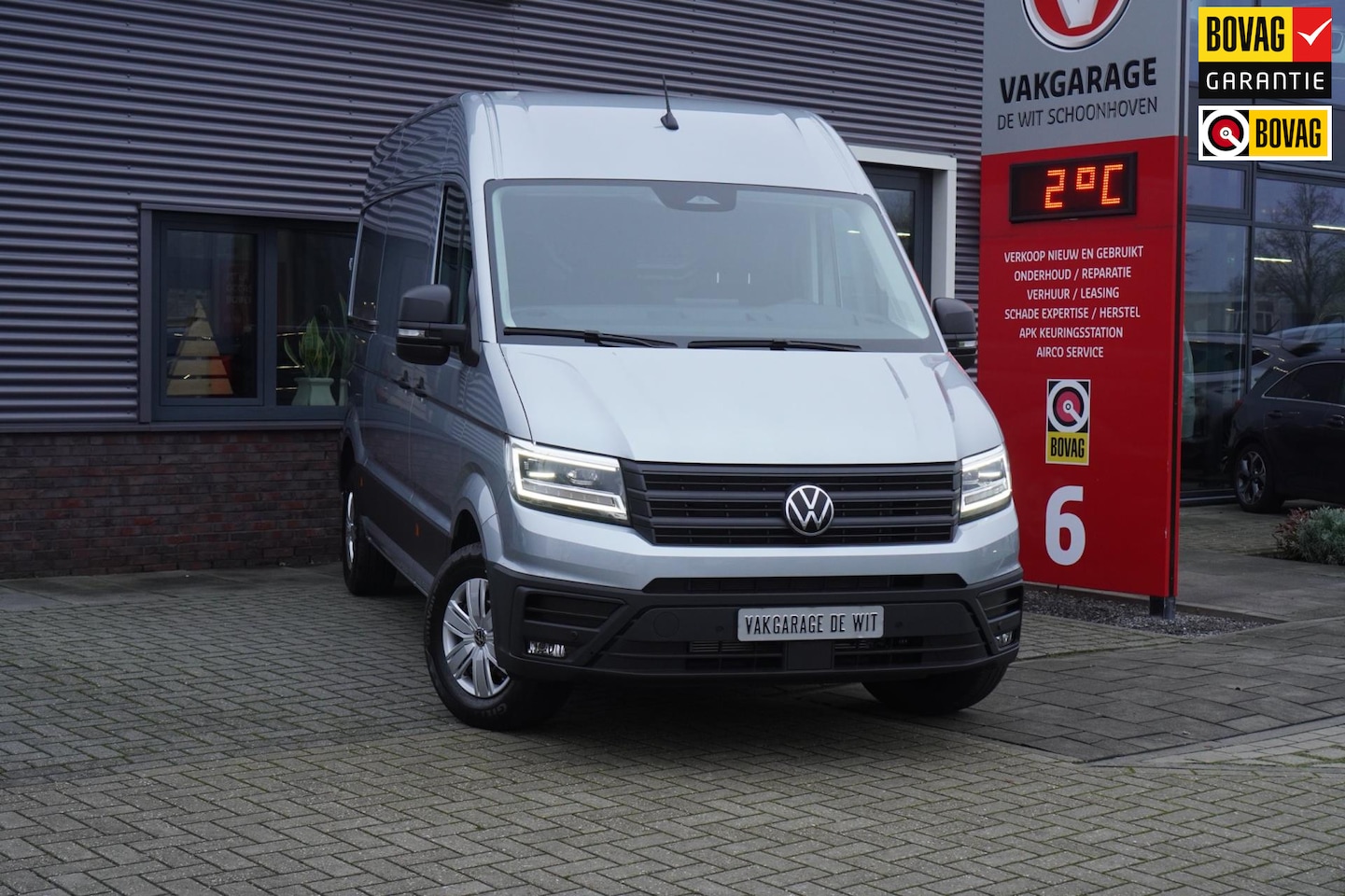 Volkswagen Crafter - 35 2.0 TDI L3H3 177pk: FACELIFT; BPM vrij; Trekhaak - AutoWereld.nl