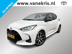 Toyota Yaris - 1.5 Hybrid Dynamic limited Bitone, Stoelverwarming , Parkeersensoren achter, Apple carplay