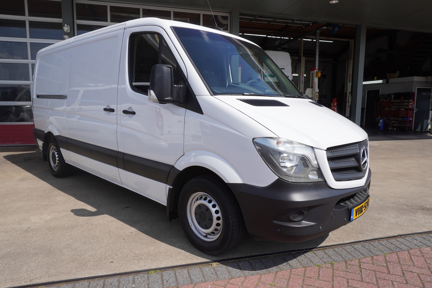 Mercedes-Benz Sprinter - 316 2.2 CDI L2H1 164PK Schuifdeur Links en Rechts Nr. V009 | Airco | Cruise | camera | PDC - AutoWereld.nl