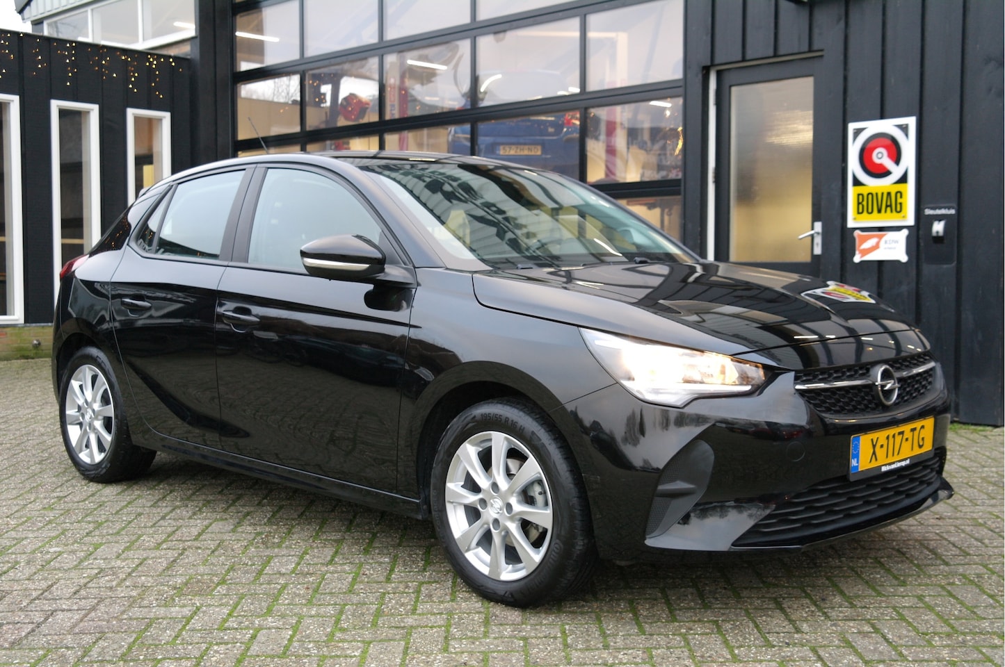 Opel Corsa - 1.2 Edition | Airco | Cruise | CarPlay | Camera | Trekhaak - AutoWereld.nl