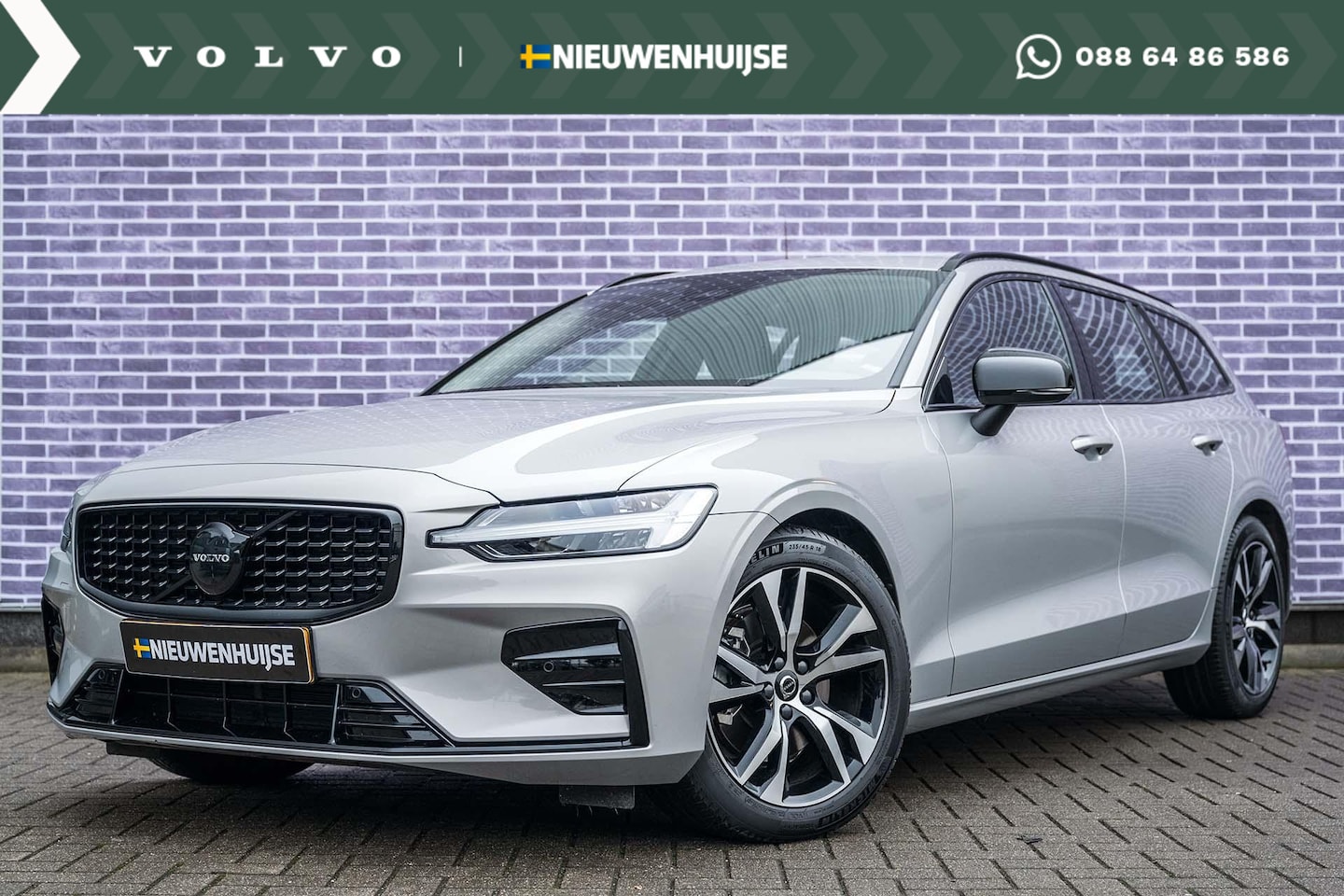 Volvo V60 - B4 Automaat Plus Dark | Adaptive cruise control | Trekhaak | Stoel- en stuurverwarming | G - AutoWereld.nl