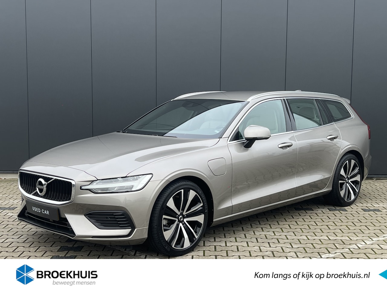 Volvo V60 - T8 Recharge AWD Inscription | Adaptieve Cruise | Verwarmbare Stoelen | Harman/Kardon | BLI - AutoWereld.nl