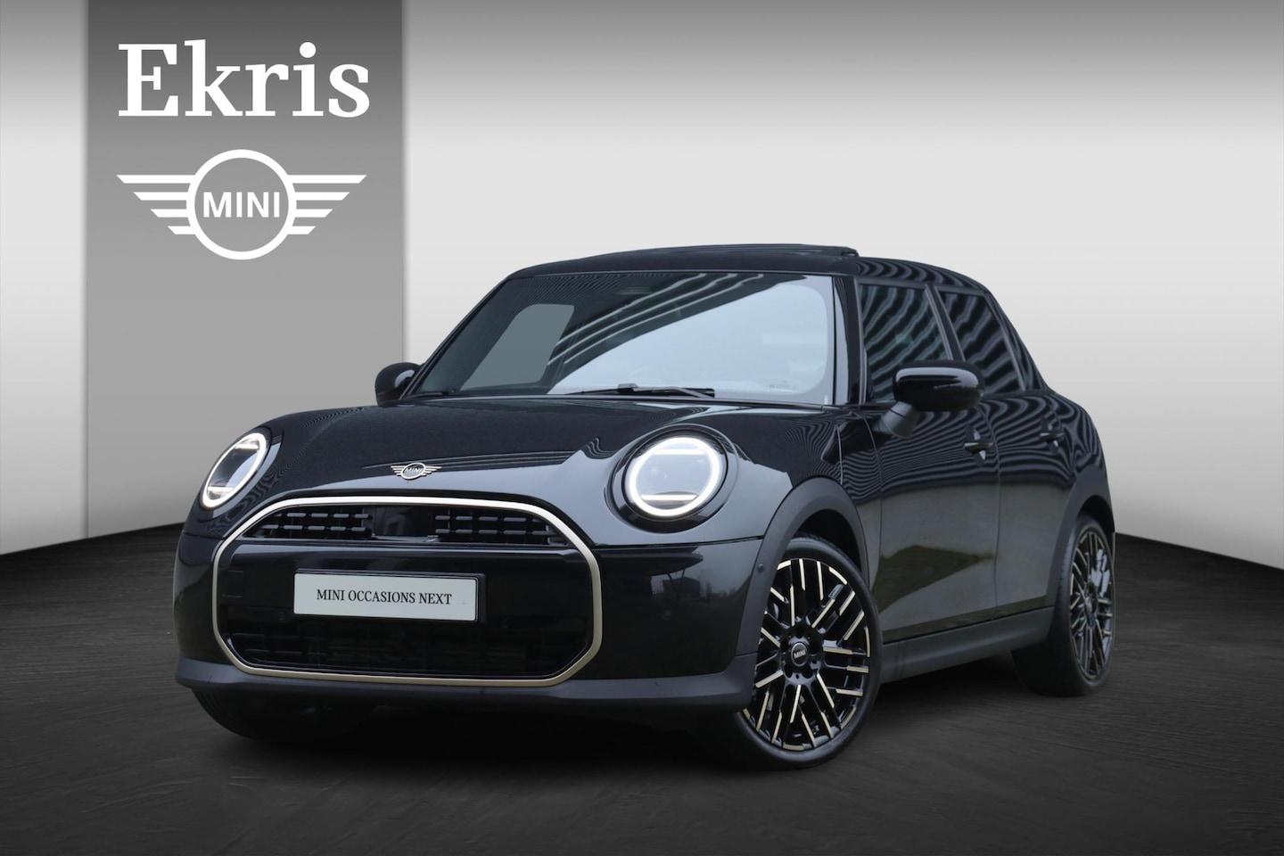 MINI Cooper - 5-deurs C | Favoured Trim + Pakket M + Panodak + Head-Up + Comfort Acces + Full LED + Came - AutoWereld.nl