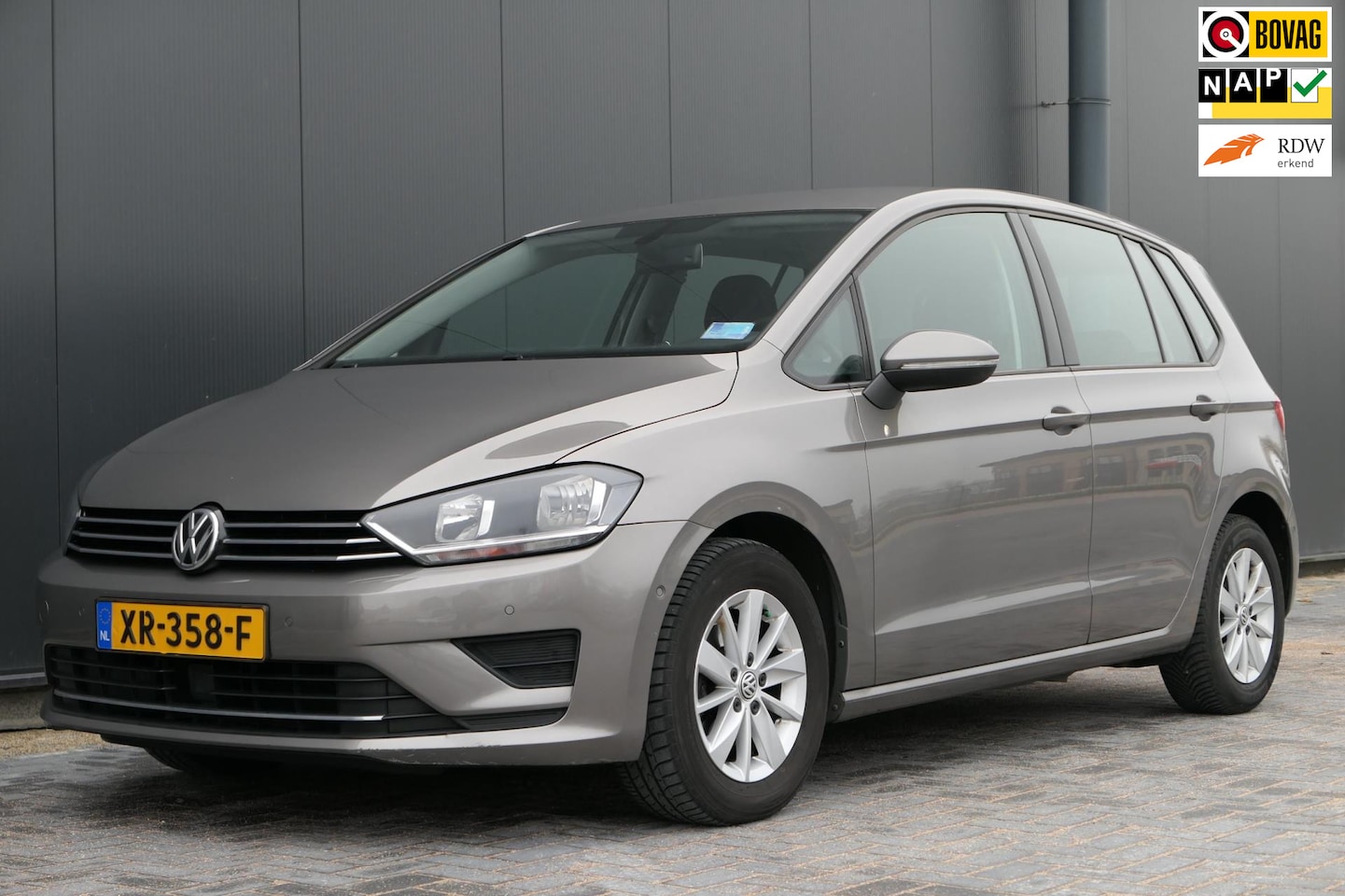 Volkswagen Golf Sportsvan - 1.2 TSI Highline LED Parkeerassistent Clima PDC - AutoWereld.nl