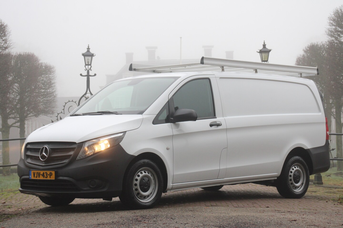 Mercedes-Benz Vito - 116 CDI LANG | NL-AUTO! | NAVI | CRUISE | AIRCO | CAMERA | PARK SENS V+A | TREKHAAK | PRAC - AutoWereld.nl