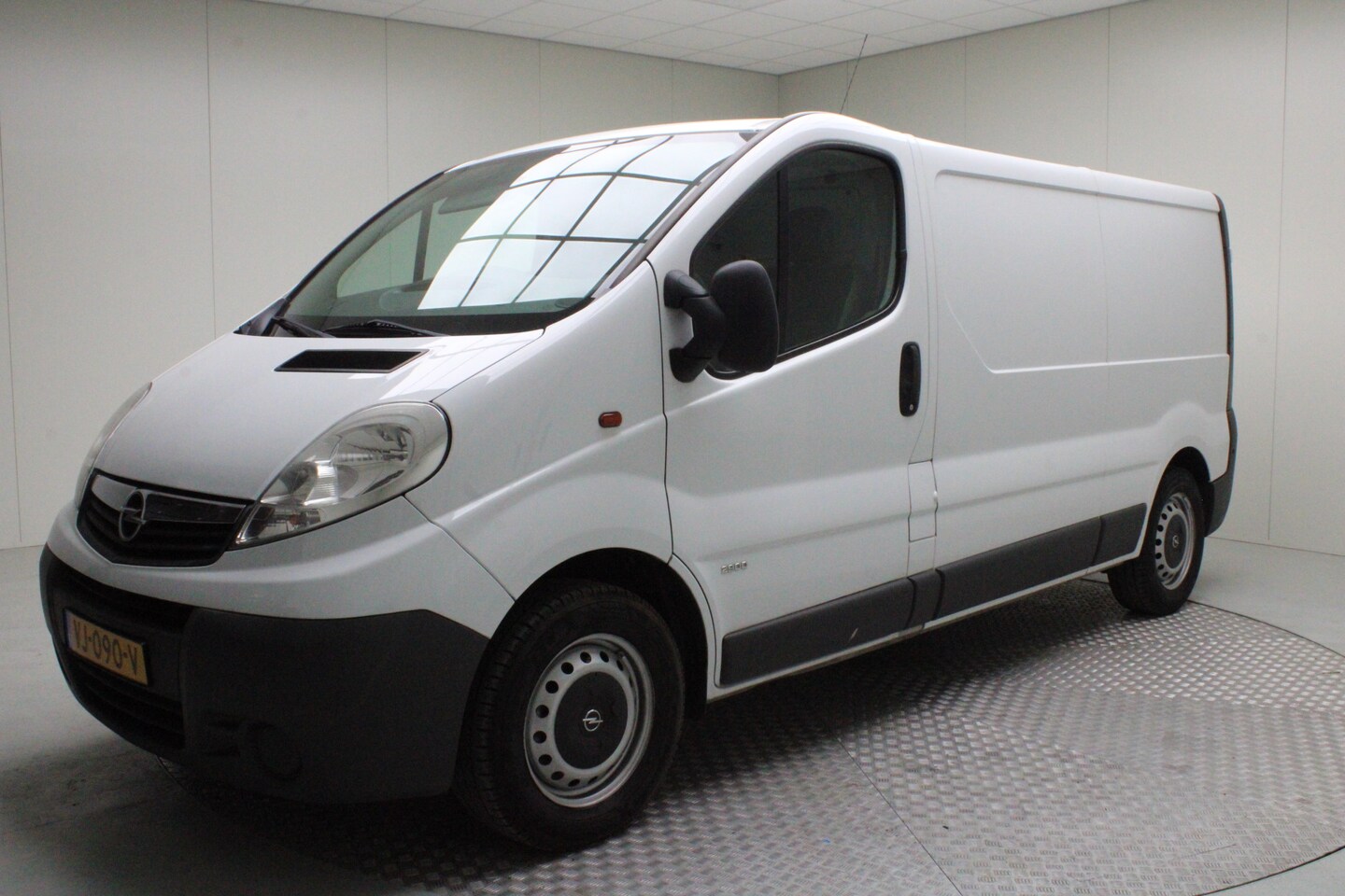 Opel Vivaro - 2.0 CDTI L2H1 EcoFLEX | airco | trekhaak | cruise control | radio cd - AutoWereld.nl