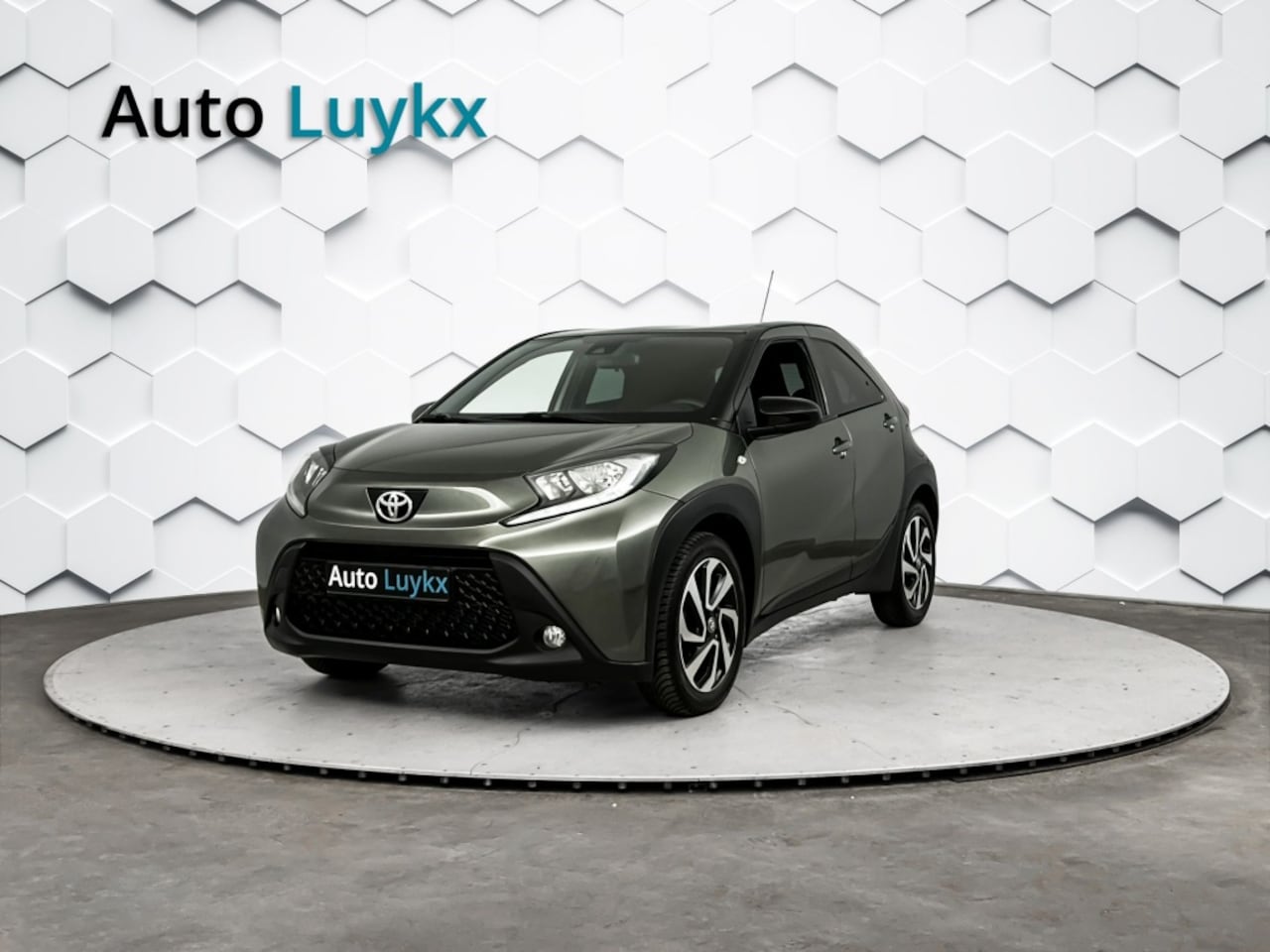 Toyota Aygo X - 1.0 Pulse | 17'' L.M. Velgen | Adaptieve Cruise Control | App Connect - AutoWereld.nl