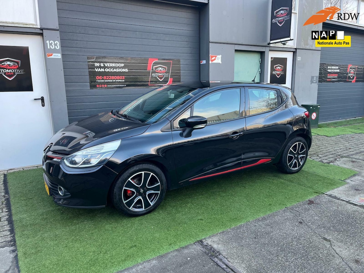 Renault Clio - 0.9 TCe Expression Zwart Navi Cruise NAP - AutoWereld.nl