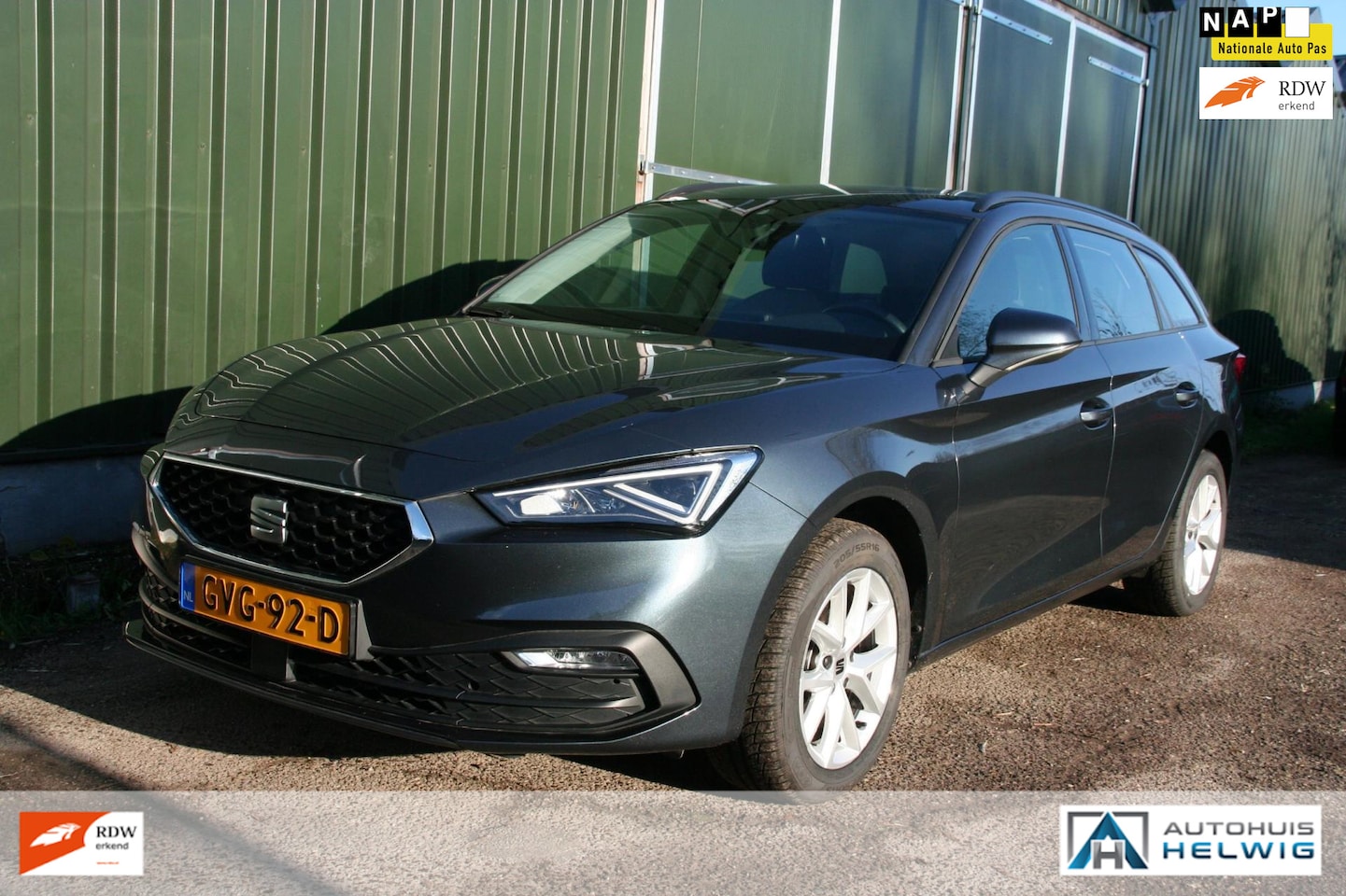 Seat Leon Sportstourer - 1.0 eTSI Style Business Intense AIRCO, NAVIGATIE, VIRTUEEL DASHBOARD - AutoWereld.nl