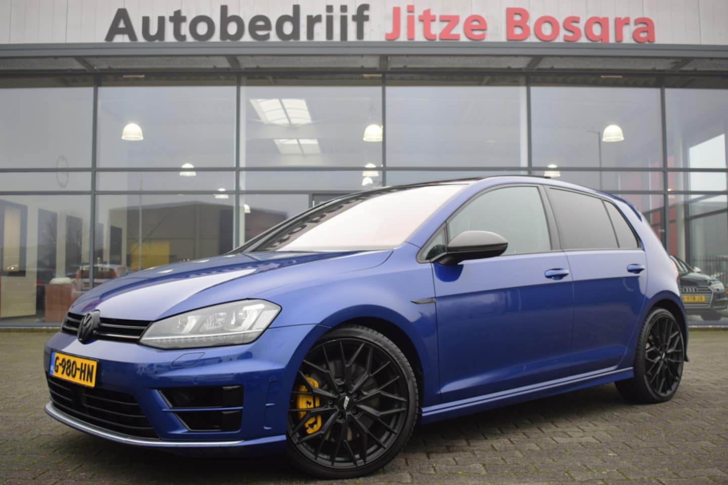 Volkswagen Golf - 2.0 TSi R 300pk 4Motion Automaat Panoramadak | Zwart Leder | Bi-Xenon | Dynaudio | Carplay - AutoWereld.nl