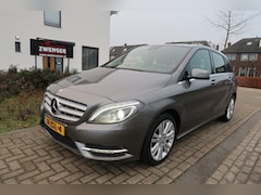 Mercedes-Benz B-klasse - 250 Aut 211PK|MEMORY|TREKHAAK|NAVIGATIE|DODEHOEK|RIJSTROOK|XENON-LED|PERFECT ONDERHOUDEN