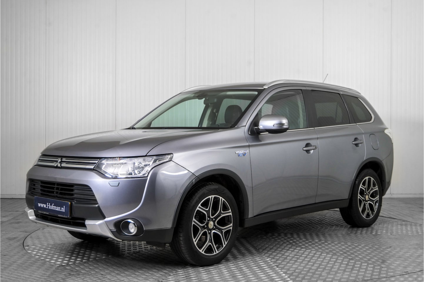 Mitsubishi Outlander - 2.0 PHEV Executive Edition X-Line 2.0 PHEV Executive Edition X-Line - AutoWereld.nl