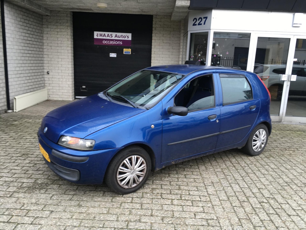 Fiat Punto - 1.2 ELX / 5 DEUREN / AIRCO / GEEN PARTICULIERE VERKOOP !!! / - AutoWereld.nl