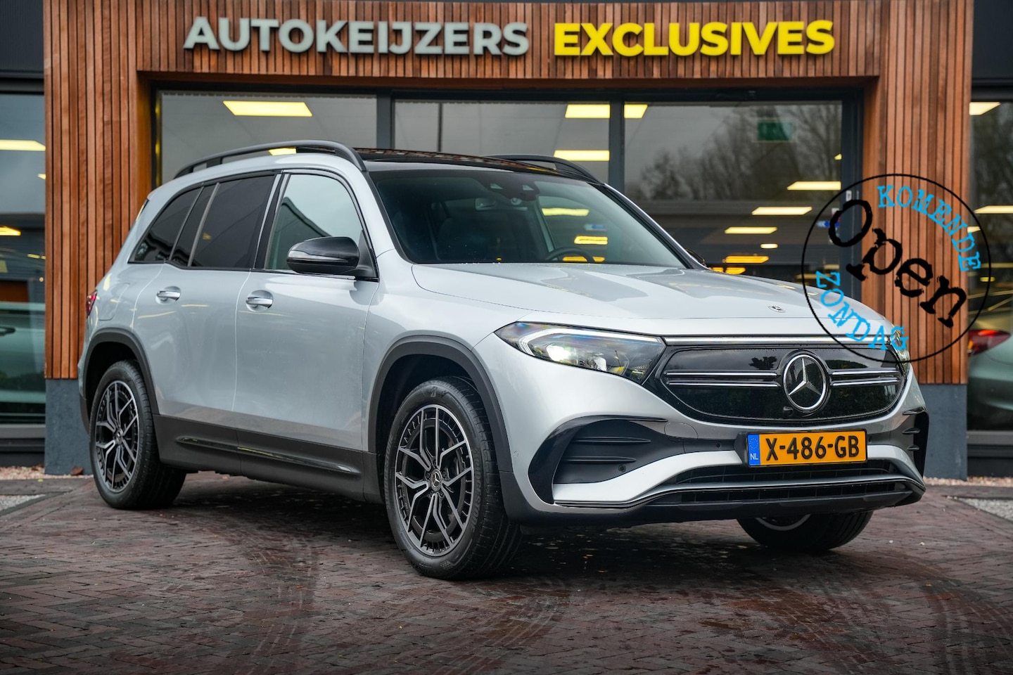 Mercedes-Benz EQB - 300 4MATIC AMG Line 7p. 67 kWh AMG Panoramadak Ambient Widescreen Alcantara Stoelverw. - AutoWereld.nl