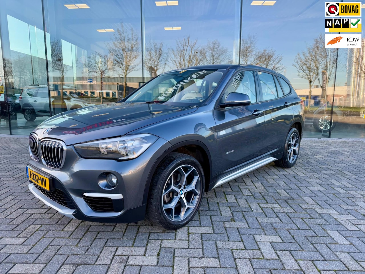 BMW X1 - SDrive18i Centennial High Executive, Leder, KeyLess, 18 inch - AutoWereld.nl