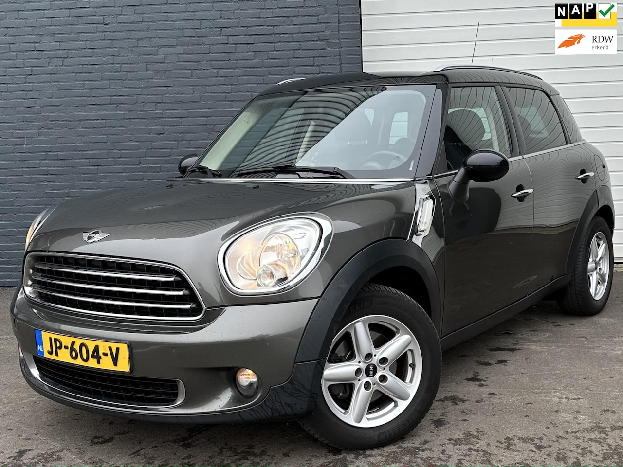 MINI Countryman - Mini 1.6 Cooper D Chili BTW/NAVI/CRUISE/LMV - AutoWereld.nl