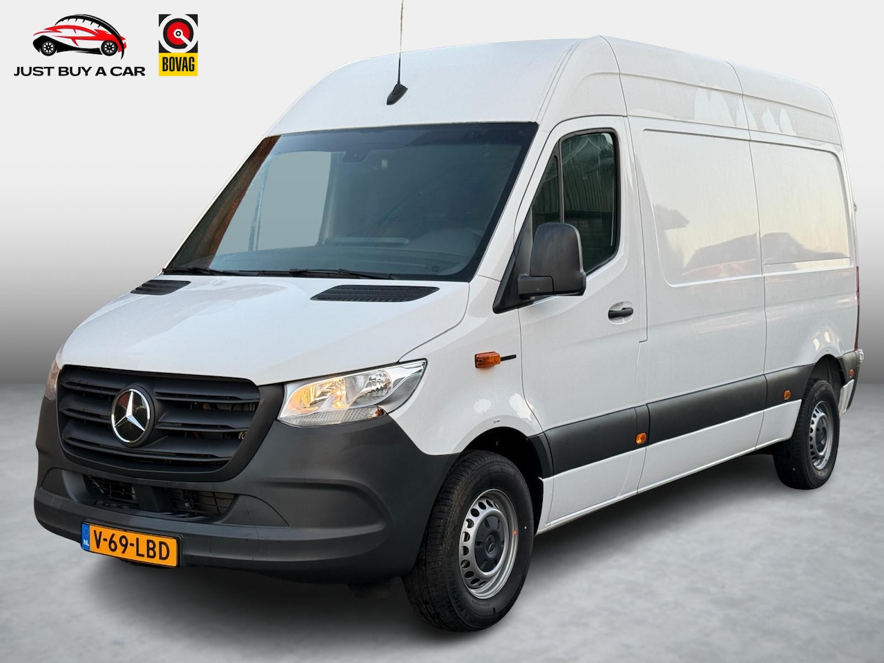 Mercedes-Benz eSprinter - eSprinter L2H2 55 kWh NP € 73.500,- / 168 KM elektrisch / 3,50t / 11 m3 laadvermogen / Cam - AutoWereld.nl